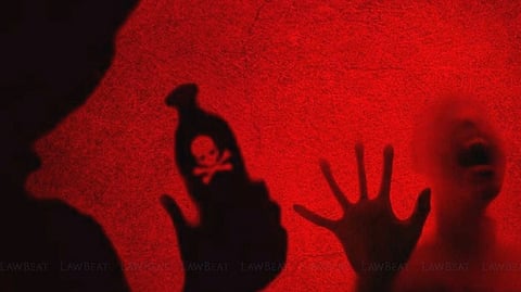 കാസർഗോഡ് ഭാര്യയുടെ മുഖത്ത് ആസിഡ് ഒഴിച്ചു; ഭർത്താവ് അറസ്റ്റിൽ