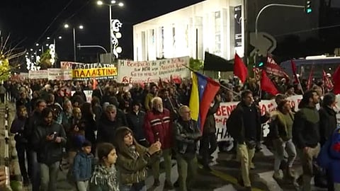 'നോ വാർ ഓൺ വെനസ്വേല'; ട്രംപിനെതിരെ തെരുവിലിറങ്ങി ആയിരങ്ങൾ