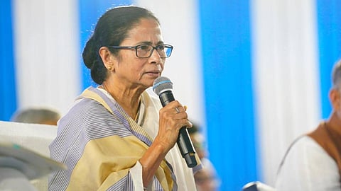 തൃണമൂൽ ഐടി സെൽ മേധാവിയുടെ വീട്ടിൽ ഇഡി റെയ്ഡ്; റെയ്ഡിനിടെ മമത ബാനർജിയുടെ അപ്രതീക്ഷിത സന്ദർശനം