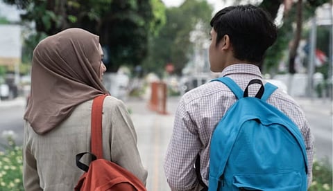 മുസ്ലീം ബ്രദര്‍ഹുഡ് സ്വാധീനിക്കുമെന്ന് ആശങ്ക; യുകെയിലെ സര്‍വകലാശാലകളിലേക്കുള്ള വിദ്യാര്‍ഥികളുടെ സ്‌കോളര്‍ഷിപ്പ് വെട്ടി യുഎഇ