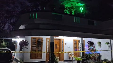 കാഞ്ഞിരപ്പള്ളിയിൽ ദുരൂഹ മരണങ്ങൾ; കഴുത്തറത്ത നിലയിൽ വീട്ടമ്മ, യുവാവ് തൂങ്ങിമരിച്ച നിലയിൽ
