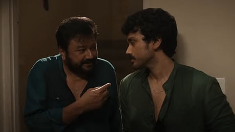 അച്ഛനോ മകനോ ബെസ്റ്റ് ആക്ടർ? ജയറാം-കാളിദാസ് ചിത്രം ആശകൾ ആയിരത്തിൻ്റെ ഫസ്റ്റ് ഗ്ലിംസ് പുറത്ത്