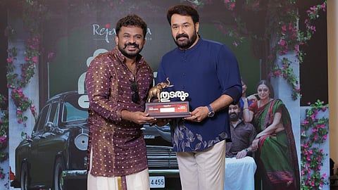 മോഹൻലാലിന് ഒപ്പം തരുൺ മൂർത്തി