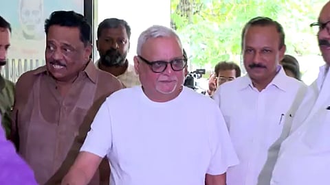 ആർജെഡിയും ഇടതിൽ തുടരും, നിലപാട് വ്യക്തമാക്കി നേതാക്കൾ; എതിർപ്പ് ഉന്നയിച്ച് ഒരു വിഭാഗം