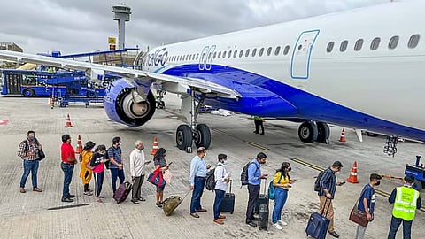 താളം തെറ്റിയ സര്‍വീസിന് 22.20 കോടി രൂപ പിഴ; ഇന്‍ഡിഗോയ്‌ക്കെതിരെ കടുത്ത നടപടിയുമായി ഡിജിസിഎ