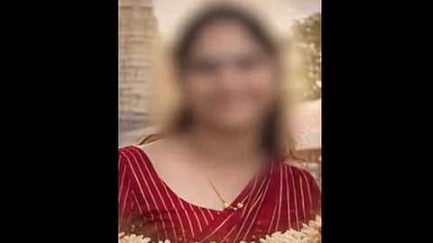 പാലക്കാട് ഹോസ്റ്റൽ മുറിയിൽ വിദ്യാർഥിനി ജീവനൊടുക്കിയ നിലയിൽ; റാഗിങ്ങിനെ തുടര്‍ന്നെന്ന് ആരോപണം, മുഖ്യമന്ത്രിക്ക് പരാതി