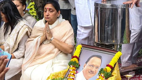 അജിത് പവാറിന്റെ പിന്‍ഗാമിയായി ഭാര്യ; സുനേത്ര പവാര്‍ ഉപമുഖ്യമന്ത്രിയാകും 