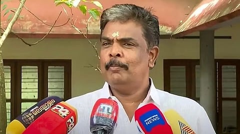 ശബരിമല സ്വർണക്കൊള്ള: മുരാരി ബാബു ഇഡിക്ക്‌ മുന്നിൽ; ചോദ്യം ചെയ്യൽ കൊച്ചി ഓഫീസിൽ വച്ച്