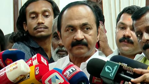 "സ്വർണക്കൊള്ളയിൽ കുറ്റപത്രം സമർപ്പിക്കാതെ സർക്കാർ പ്രതികളെ പുറത്തിറക്കാൻ  ഗൂഢാലോചന നടത്തുന്നു";  ഗുരുതര ആരോപണങ്ങളുമായി വി.ഡി. സതീശൻ 