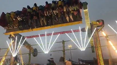 ഹരിയാനയിൽ ഭീമൻ യന്ത്ര ഊഞ്ഞാല്‍ തകർന്നുവീണ് അപകടം; പൊലീസ് ഉദ്യോഗസ്ഥന് ദാരുണാന്ത്യം