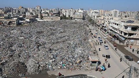 ഗാസ സിറ്റിയിലെ മാലിന്യക്കൂമ്പാരം 