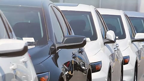 കൊച്ചിയിൽ കാറുകൾ വാങ്ങിയവരെ കബളിപ്പിച്ച് പണം തട്ടിയ സംഭവം: വ്യക്തിവിവരങ്ങൾ ചോർന്നത് ഷോറൂമുകളിൽ നിന്നെന്ന് നിഗമനം 