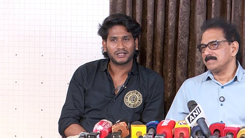 ഞാനൊരു സ്വതന്ത്ര ചിന്താഗതിക്കാരന്‍, ക്രാന്തദർശിയായ നേതാക്കൾ മുന്നിൽ വരണം; ട്വന്റി 20 ചേരാന്‍ അനുയോജ്യമായ പാര്‍ട്ടി: അഖില്‍ മാരാര്‍