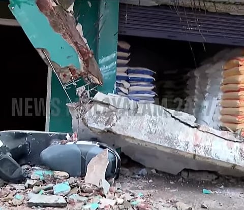 വലിയങ്ങാടി കെട്ടിട അപകടത്തിൽ മരണം നാലായി