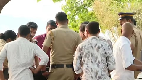 മറൈൻഡ്രൈവിന് സമീപം  നവജാത ശിശുവിൻ്റെ മൃതദേഹം കണ്ടെത്തി