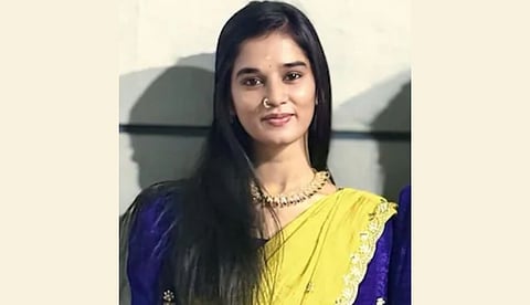 അവസാന സന്ദേശം അയച്ചത് അമ്മയ്ക്ക്; 21കാരിയായ യൂട്യൂബര്‍ ഹൈദരാബാദില്‍ ജീവനൊടുക്കിയ നിലയില്‍