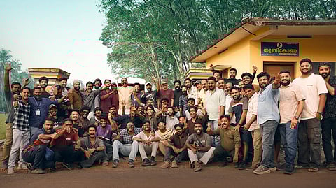 'ധൂമകേതു' പാക്കപ്പ്