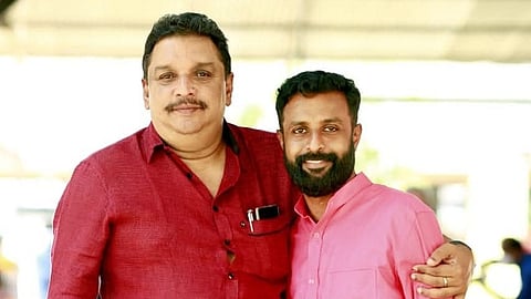 ഷിബു ബേബി ജോണിനൊപ്പം വിഷ്ണു മോഹൻ