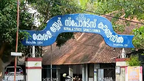 സംസ്ഥാനത്തെ കായിക താരങ്ങളും പരിശീലകരും ദുരിതത്തിൽ; സ്പോർട്സ് കൗൺസിലിലെ പരിശീലകർക്ക് ശമ്പളവും പെൻഷനുമില്ല, കായികതാരങ്ങൾക്ക് പോഷകാഹാരമില്ല