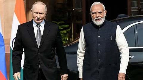 "എണ്ണ വേണമെങ്കിൽ ഞങ്ങൾ തരാം"; പ്രതിസന്ധിക്കിടെ ഇന്ത്യക്ക്
സഹായ വാഗ്ദാനവുമായി റഷ്യ