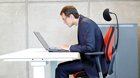 ദീർഘ സമയം ഇരുന്ന് ജോലി ചെയ്യുന്നത് രക്തക്കുഴലുകളെയും ഹൃദയത്തെയും തകരാറിലാക്കുന്നതെങ്ങനെ?