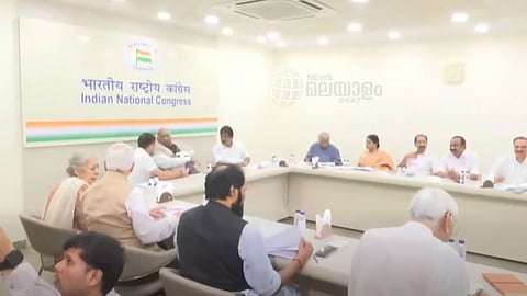 "ഇത് ഞങ്ങളുടെ തീരുമാനം അല്ല"; എംപിമാർ മത്സരിക്കേണ്ടെന്ന് നിർദേശിച്ചത് കെപിസിസിയെന്ന് ഹൈക്കമാൻഡ് 