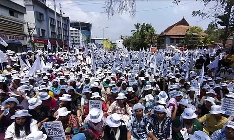 മധ്യസ്ഥ ചർച്ച പരാജയം; സ്വകാര്യ ആശുപത്രികളിലെ നഴ്സുമാർ വീണ്ടും സമരത്തിലേക്ക്