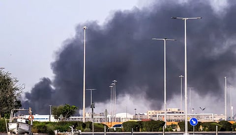 അബുദാബിയില്‍ ഇറാന്‍ ആക്രമണം; മിസൈല്‍ പ്രതിരോധിക്കുന്നതിനിടെ അവശിഷ്ടങ്ങള്‍ വീണ് ഇന്ത്യാക്കാരന്‍ കൊല്ലപ്പെട്ടു 