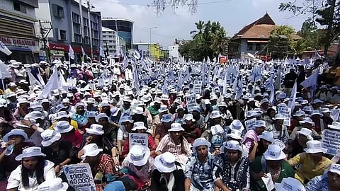 "നഴ്‌സുമാരുടെ സമരം ന്യായം, മാനേജ്മെൻ്റുകൾ നീതി പാലിക്കണം"; പിന്തുണ പ്രഖ്യാപിച്ച് കത്തോലിക്കാ സഭയിലെ പ്രമുഖർ