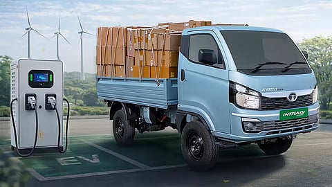 ഒറ്റത്തവണ ചാർജ് ചെയ്താൽ 211 കിലോമീറ്റർ വരെ സഞ്ചരിക്കാം..! പുതിയ ‘ടാറ്റ ഇൻട്രാ ഇവി’ പുറത്തിറക്കി ടാറ്റാ മോട്ടോഴ്സ് 