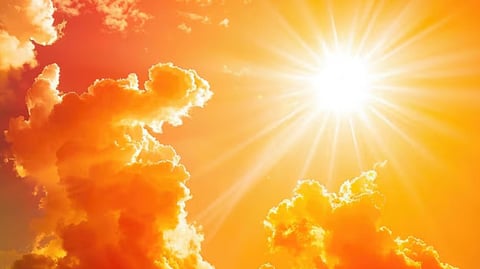 ചൂടും അസ്വസ്ഥതയുള്ള കാലാവസ്ഥയും..! സംസ്ഥാനത്ത് അത്യുഷ്ണം തുടരും; 12 ജില്ലകളിൽ യെല്ലോ അലേർട്ട് 