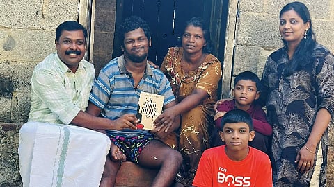 "അവരാണ് അതിന് ഏറ്റവും യോഗ്യർ, അമ്മയ്ക്കും മകനും നന്ദി"; പുതിയ കഥാസമാഹാരമായ ഹീനയാനത്തിന്റെ പ്രകാശനം നിർവഹിച്ചതായി കെ.എസ്. രതീഷ്