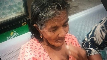 എറണാകുളം കെഎസ്ആർടിസി സ്റ്റാൻഡിൽ വയോധികയെ ഉപേക്ഷിച്ച നിലയിൽ കണ്ടെത്തി