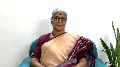 വനിതാ സംവരണ ബില്‍ തിടുക്കപ്പെട്ട് നടപ്പാക്കുന്നത് ഗൂഢതന്ത്രം, പ്രധാനമന്ത്രി സ്ത്രീകളെ പറഞ്ഞു പറ്റിക്കുന്നു: ആനി രാജ