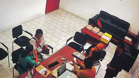 പ്രിൻസിപ്പാളിൻ്റെ മുറിയിൽ നിന്നുള്ള സിസിടിവി ദൃശ്യം