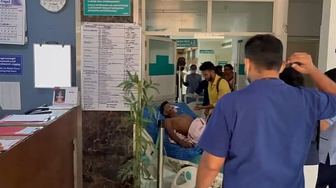 മത്സ്യബന്ധനത്തിനിടെ ബോട്ടിന്റെ എൻജിനിൽ നിന്ന് പുക ശ്വസിച്ച് മത്സ്യത്തൊഴിലാളികൾക്ക് ദേഹാസ്വാസ്ഥ്യം