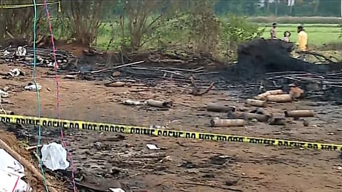 തിരിച്ചറിഞ്ഞത് അഞ്ചുപേരെ മാത്രം; നടുക്കം മാറാതെ നാട് 