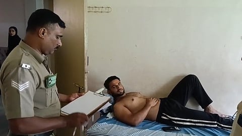 കാസർഗോഡ് ഗുണ്ടാ സംഘത്തിൻ്റെ ആക്രമണത്തിൽ യുവാവിന് കുത്തേറ്റു