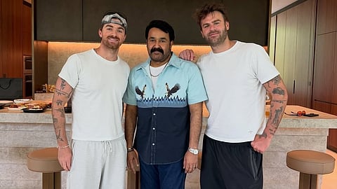 മോഹൻലാലിന് ഒപ്പം ദ ചെയിന്‍ സ്മോക്കേഴ്സ്