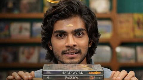 വിനീത് മാധവൻ വരാൻ വൈകും; നസ്‌ലന്റെ 'മോളിവുഡ് ടൈംസ്' റിലീസ് മാറ്റി