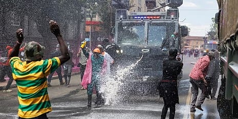 കെനിയയിൽ പ്രക്ഷോഭകർക്ക് നേരെ പൊലീസ് വെടിവെയ്പ്പ്; അഞ്ച് മരണം