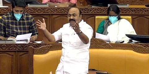 'ഫണ്ട് നല്‍കാതെ സര്‍ക്കാര്‍ തദ്ദേശസ്ഥാപനങ്ങളെ വീര്‍പ്പുമുട്ടിയ്ക്കുന്നു'; നിയമസഭയില്‍ ഭരണ-പ്രതിപക്ഷ വാക്പോര്