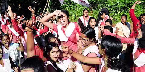 തെരഞ്ഞെടുപ്പില്‍ രാഷ്ട്രീയം വേണോ എന്ന് സ്കൂളുകള്‍ക്ക് തീരുമാനിക്കാം: ഹൈക്കോടതി