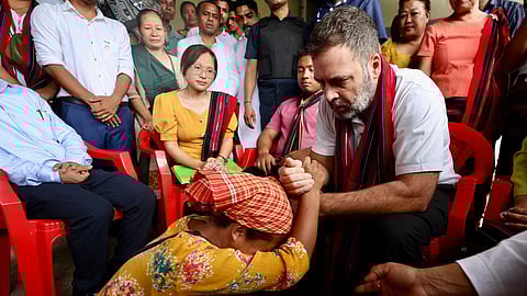 'ഞാൻ ഇവിടെയെത്തിയത് നിങ്ങളുടെ സഹോദരനായി'; മണിപ്പൂരിലെ കലാപബാധിത പ്രദേശങ്ങൾ സന്ദർശിച്ച് രാഹുൽ ഗാന്ധി