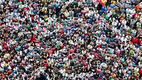 ലോക ജനസംഖ്യാ ദിനം: ജനങ്ങള്‍ രാജ്യത്തിന്റെ സമ്പത്തും പ്രതിസന്ധിയുമാകുമ്പോള്‍