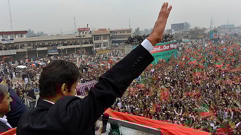 ഇമ്രാൻ ഖാൻ ജനങ്ങളെ അഭിസംബോധന ചെയ്യുന്നു (ഫയൽ ചിത്രം)