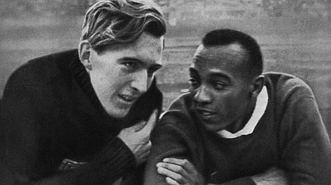 ലൂസ് ലോങ് , ജെസി ഓവന്‍സ്