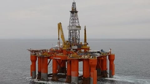 ബ്ലാക്‌ഫോർഡ്‌ ഡോൾഫിൻ സെമി സബ്‌മെഴ്‌സിബിൾ റിഗ്‌