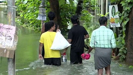 വെള്ളം കയറിയ കണ്ണാടിക്കൽ