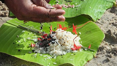 പിതൃക്കള്‍ക്ക് പ്രാധാന്യമുള്ള ദക്ഷിണായനത്തിലെ ആദ്യ അമാവാസി; എന്താണ് കർക്കിടക വാവ് ബലി